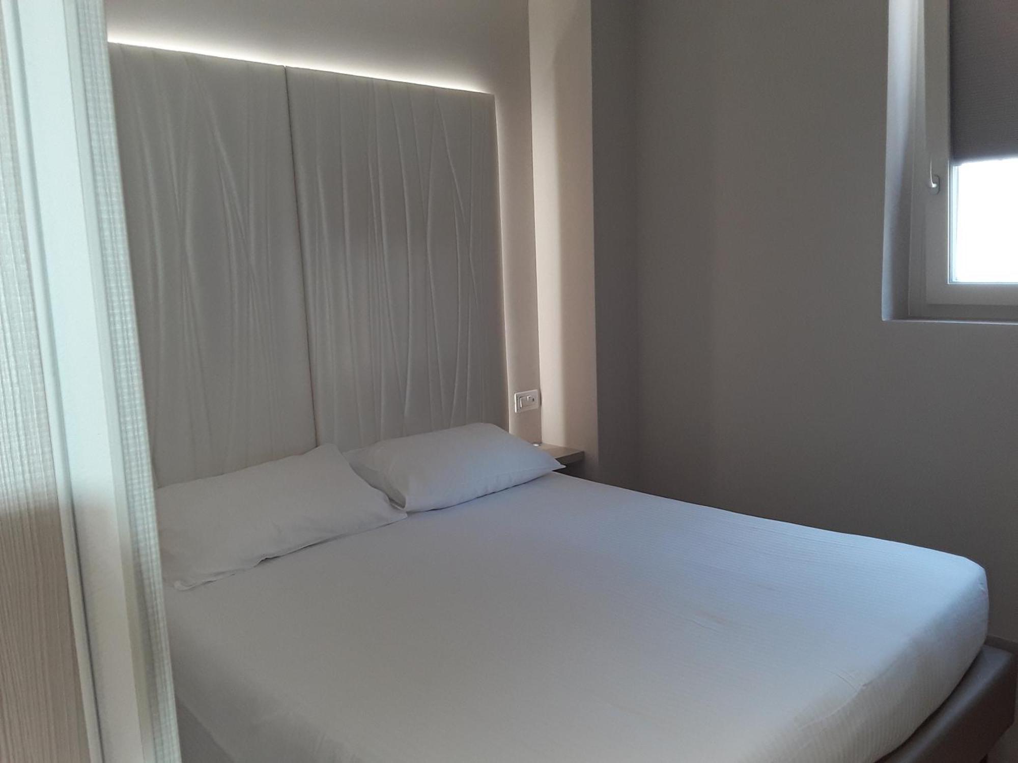 Hotel Danieli La Castellana Lago Di Garda Brenzone sul Garda Eksteriør bilde
